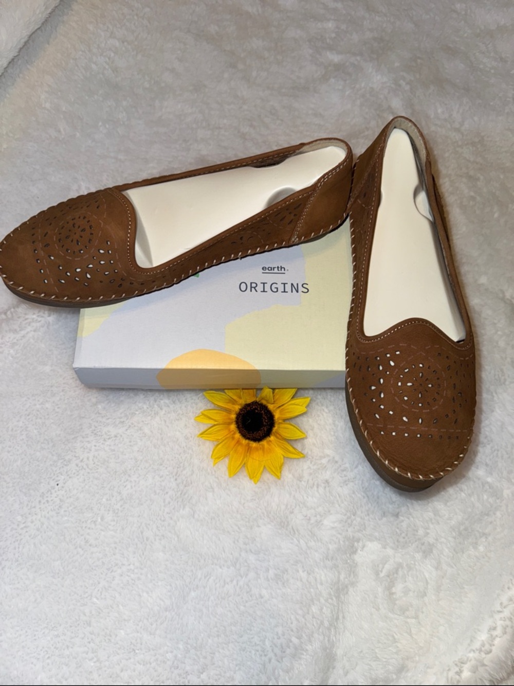 Earth Origins Women's Tan/Brown Powerpath Footbed Slip-On Flats